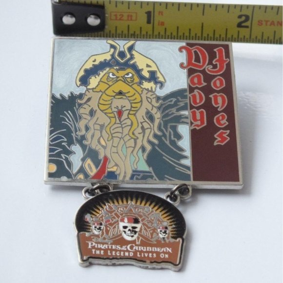 Disney Pirates Of The Caribbean, Davy Jones The Legend Lives On, Dangle Pin LE - Picture 4 of 5